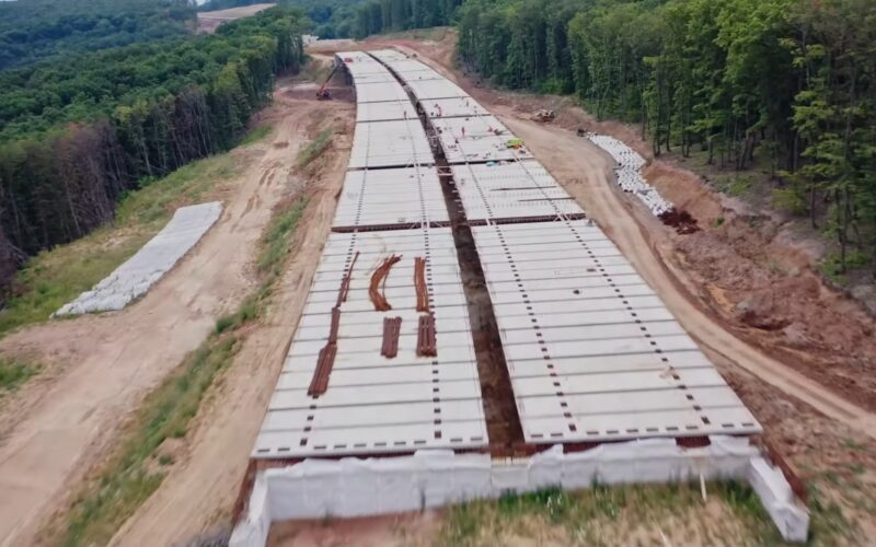 La fel ca Zimbor - Poarta Sălajului, și pe lotul vecin am găsit aceeași mobilizare slabă a celor de la UMB.