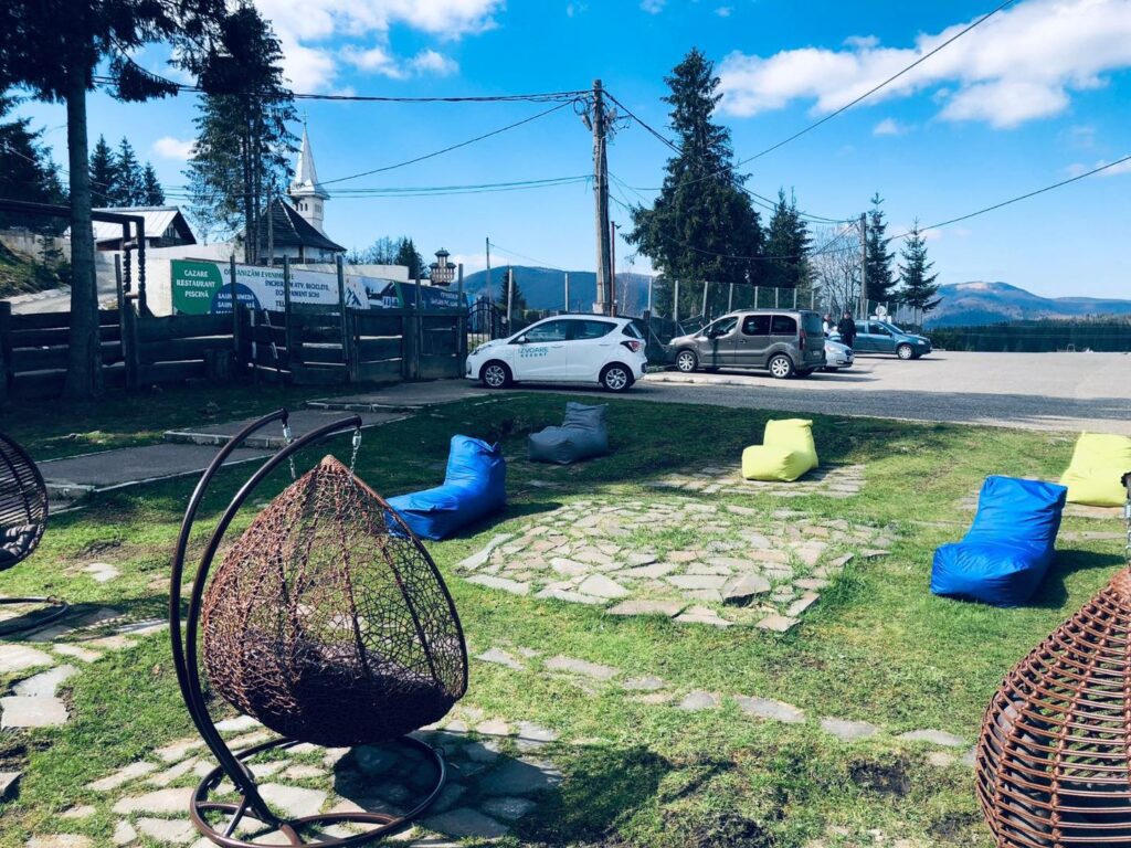 Winsed Swiss, companie care va asigura managementul hotelier, a anunțat semnarea unui contract de franciză între Hilton Group și Izvoare Resort pentru complexul DoubleTree Hilton. Acesta e programat să se deschidă până în 2029. 
