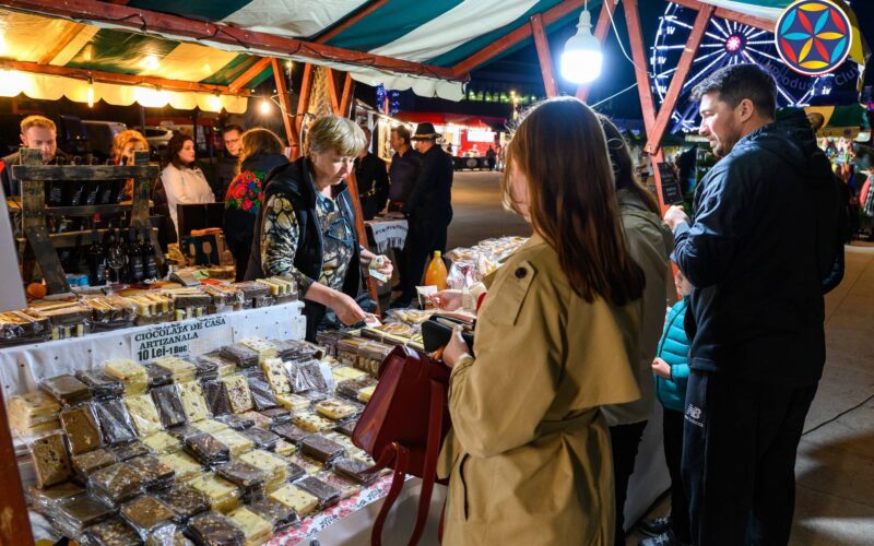 În cadrul Festivalului Internațional de Folclor Serbările Transilvane, în perioada 26-28 iulie, în zona Sălii Sporturilor Horia Demian, se va desfășura târgul derulat prin intermediul Asociației Produs de Cluj și destinat micilor întreprinzători locali.