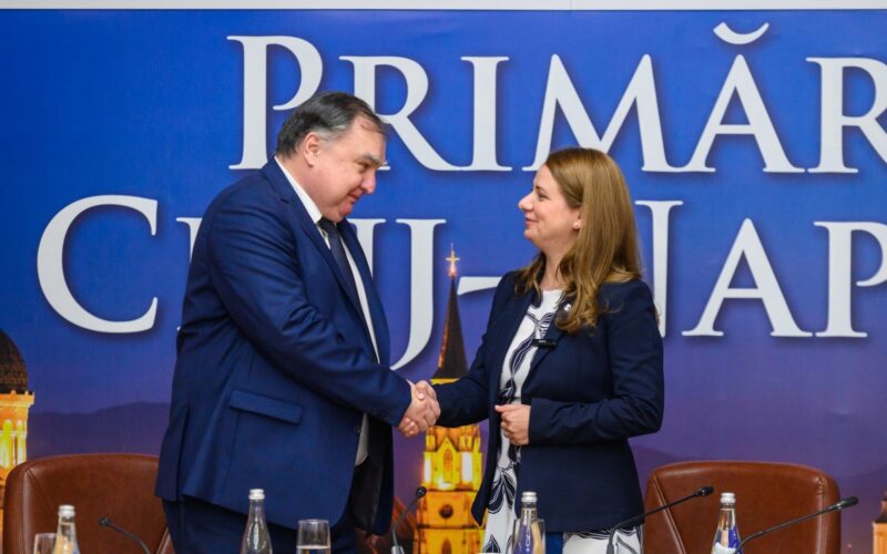 Rectorul UTCN), Vasile Țopa, și ministrul educației, Ligia Deca, au semnat contractul de finanțare pentru reabilitarea cantinei de pe str. Observatorului, finanțat prin Planul Național de Redresare și Reziliență.