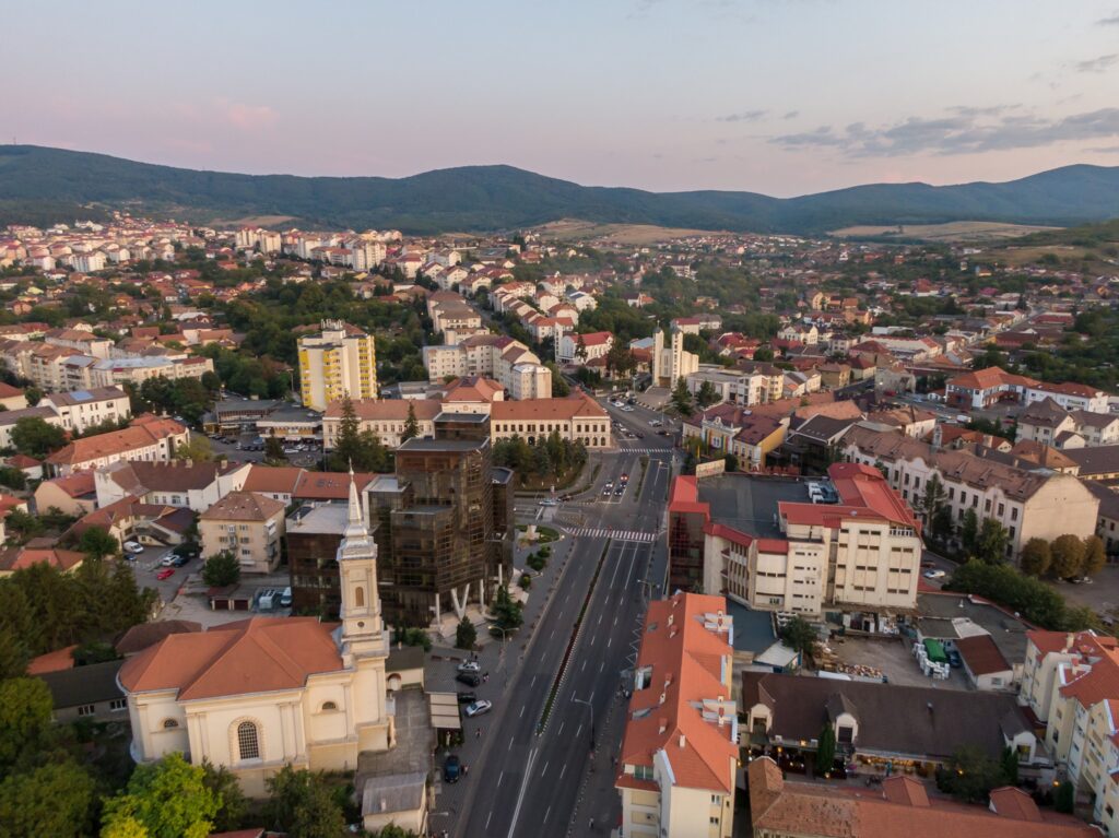 În iunie, volumul tranzacțiilor imobiliare a crescut modest după scăderea dramatică din mai, cu 4,8%.