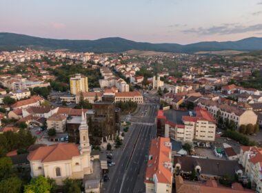 În iunie, volumul tranzacțiilor imobiliare a crescut modest după scăderea dramatică din mai, cu 4,8%.