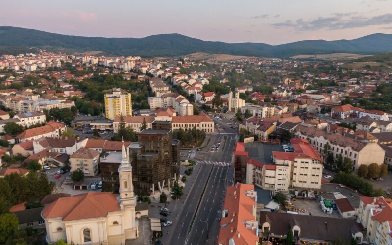 În iunie, volumul tranzacțiilor imobiliare a crescut modest după scăderea dramatică din mai, cu 4,8%.