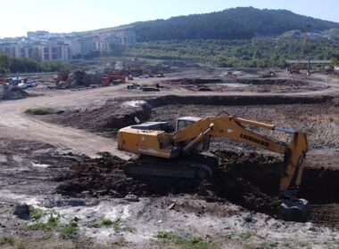 Ubitech Construcții a arătat imagini de pe șantierul său din județul Cluj, acolo unde lucrările la prima etapă a proiectului privind construirea Spitalului Regional de Urgență (SRU) se derulează “în ritm susținut”.
