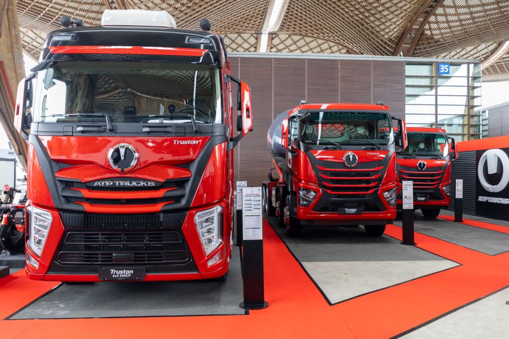Producătorul român de vehicule comerciale și de transport persoane lansează noul model Truston 8x4 la prima sa participare la prestigiosul târg IAA Transportation 2024 din Hannover, dedicat soluțiilor de mobilitate și vehiculelor comerciale.