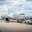 Compania letonă deține o flotă de 48 de avioane Airbus A220-300 | Foto: AirBaltic