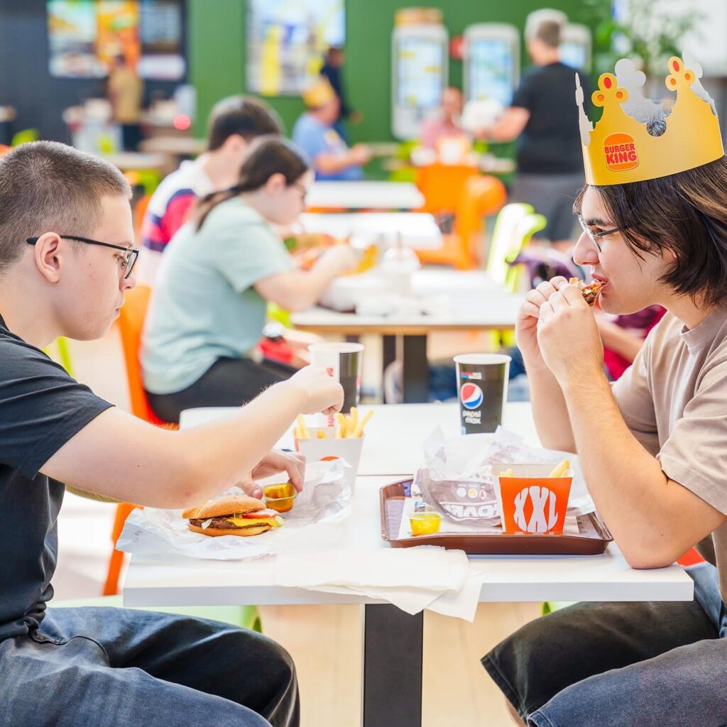 Am contribuit prin realizarea instalațiilor sanitare, de încălzire, ventilație, aer condiționat de la Burger King.