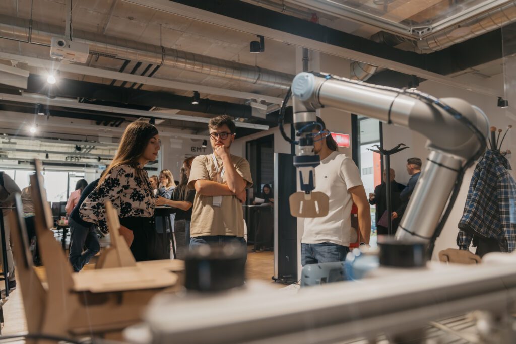 Întreprinderile mici și mijlocii (IMM) din Transilvania pot beneficia de servicii de transformare digitală din fonduri UE, anunță experții The European Digital Innovation Hub in Transilvania (TEDIHT).