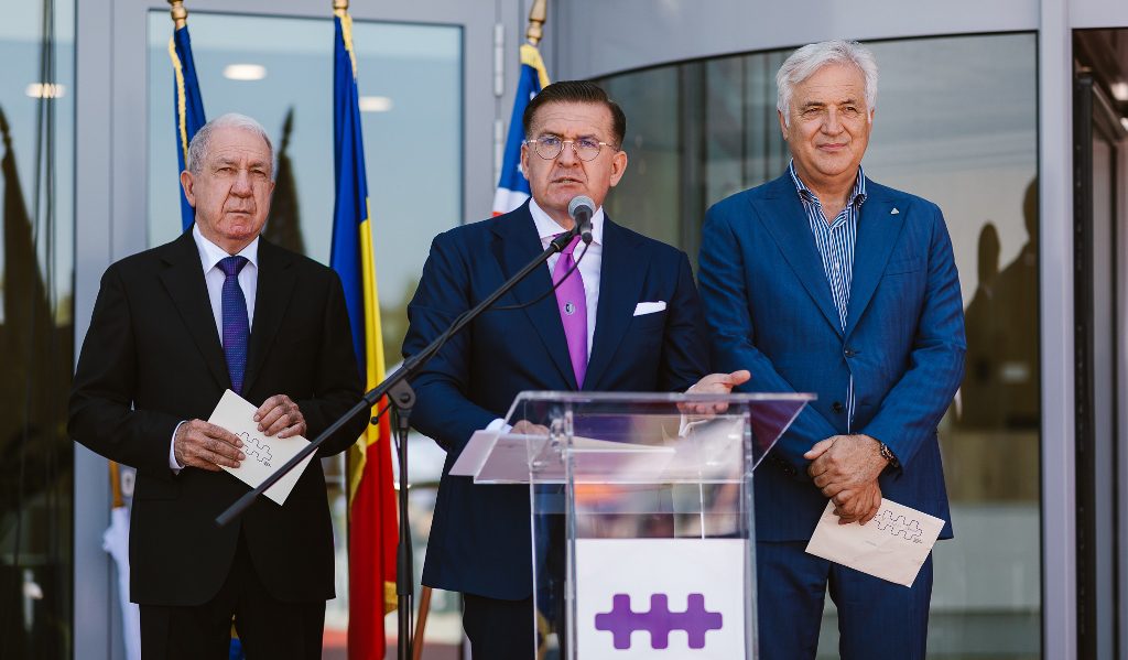 Remus Bența, Daniel Pițurlea și Remus Aurel Bența, fondatori ai Spitalului Oncologic Medex