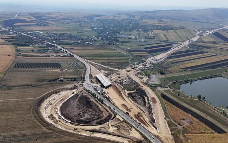 Conexiunea dintre Autostrada Transilvania și Drumul Național 1, în dreptul comunei clujene Tureni (DEx A3), este pe cale de finalizare.