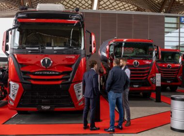 Producătorul român de vehicule comerciale și de transport persoane lansează noul model Truston 8x4 la prima sa participare la prestigiosul târg IAA Transportation 2024 din Hannover, dedicat soluțiilor de mobilitate și vehiculelor comerciale.