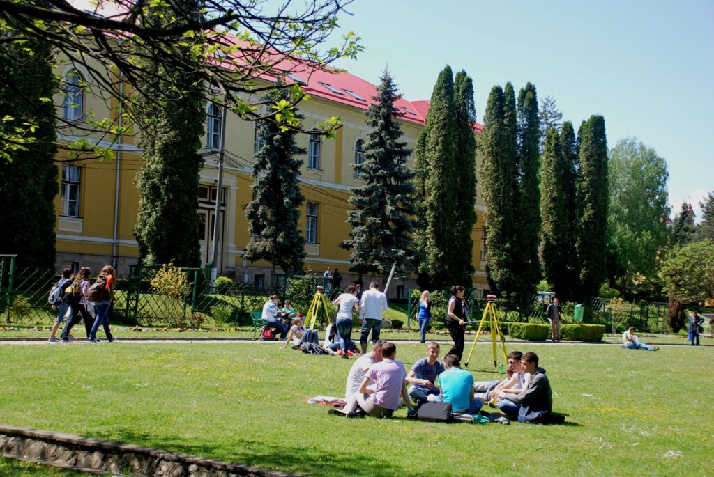 Universitatea de Științe Agricole și Medicină Veterinară (USAMV) Cluj găzduiește, în 26-28 septembrie, conferința internațională ”Științele vieții pentru dezvoltare sustenabilă”, cu participarea a peste 350 de specialiști din România și alte 17 țări. 