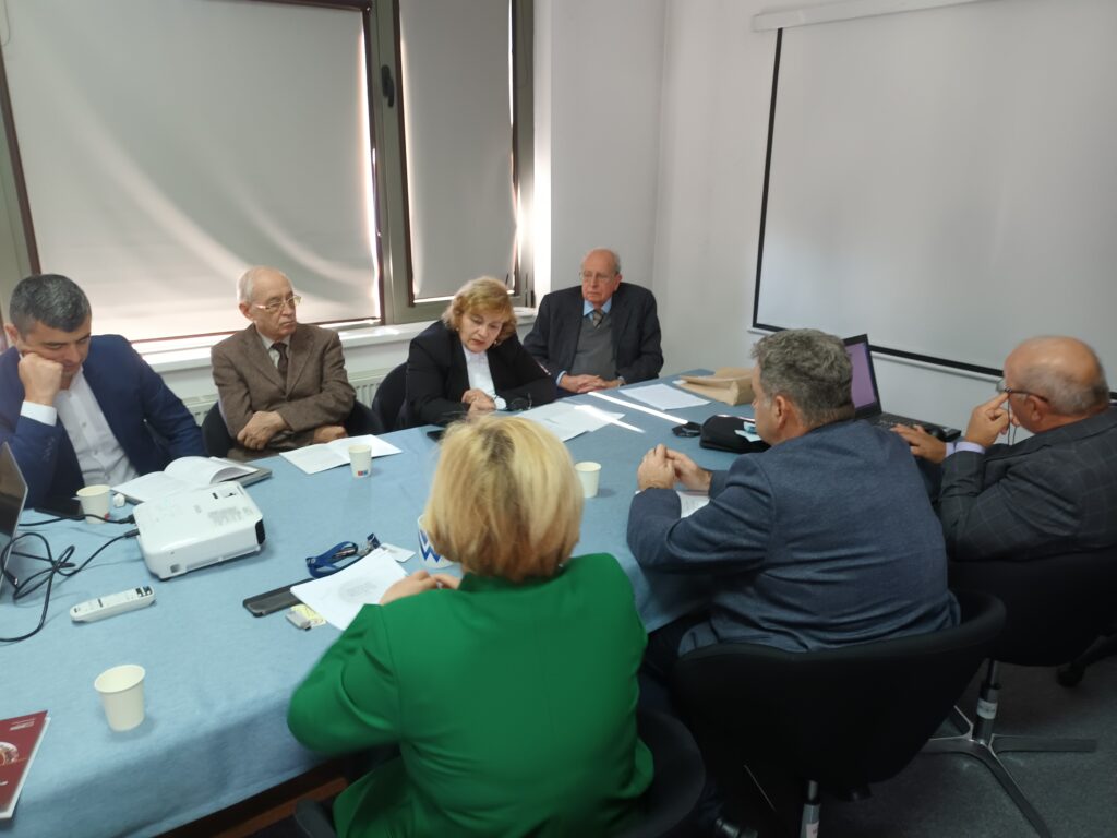 Virgil Bontescu a fost un bancher atipic, o speranță pierdută – pentru că rudele lui voiau să facă din el unul desăvârșit.