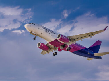 Cursele către Viena și Abu Dhabi, operate de Wizz Air, vor oferi pasagerilor noi oportunități pentru călătorii de afaceri și turism, potrivit conducerii AIAIC.