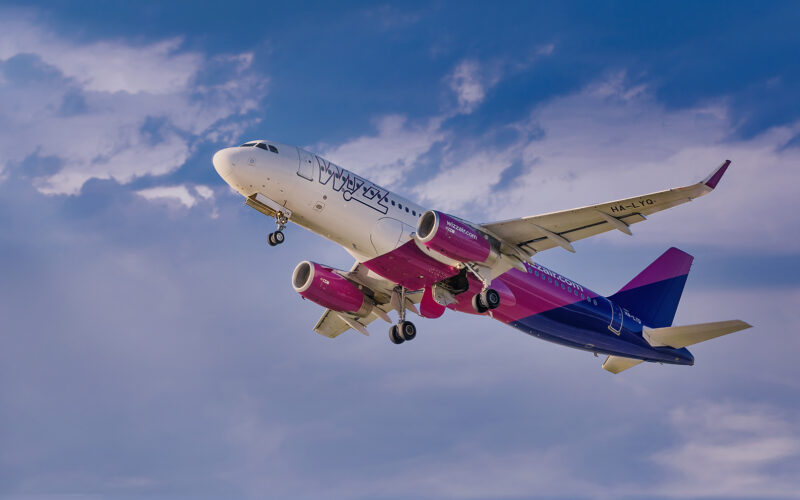 Cursele către Viena și Abu Dhabi, operate de Wizz Air, vor oferi pasagerilor noi oportunități pentru călătorii de afaceri și turism, potrivit conducerii AIAIC.