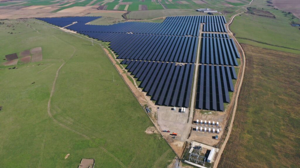 “A venit toamna și e timpul recoltei pentru sistemul energetic, iar proiectele evaluate și contractate de Ministerul Energiei din Planul Național de Redresare și Reziliență (PNRR) încep să fie finalizate și să producă energie verde pentru România.