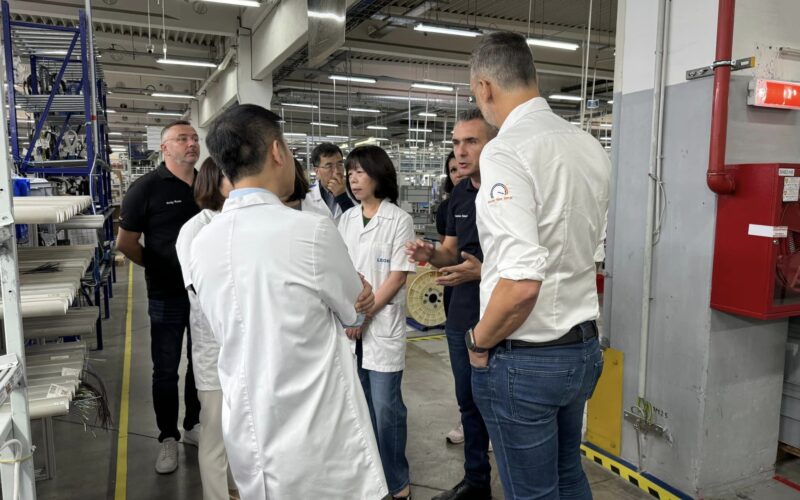 Leoni Bistrița a demarat un nou proiect: va livra pentru unul dintre cei mai importanți producători auto germani și asigură continuitatea producției pentru jumătate din capacitatea fabricii, până în 2030