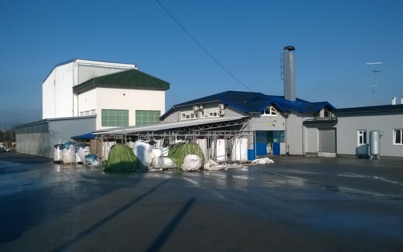 Grupul bistrițean TeraPlast a anunțat semnarea unui acord de achiziție prin care preia 70% din capitalul social al companiei Optiplast Sisak, al treilea important producător de ambalaje flexibile din Croația.
