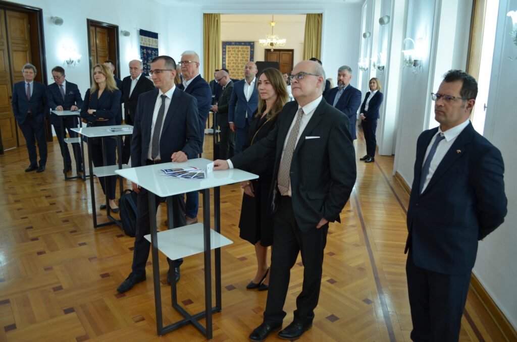 Camera Bilaterală de Comerț și Industrie Polono-Română (PRBCC) și Camera de Comerț a Poloniei organizează, în perioada 19-21 noiembrie, o misiune comercială cu companii din această țară în Cluj-Napoca, Brașov și București.