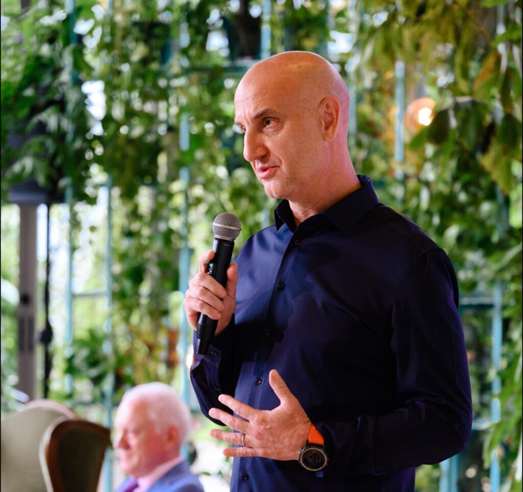 Dragoș Petrescu, președintele City Grill Restaurants și lider în Confederația Patronală Concordia, a venit cu un mesaj optimist la conferința “Ce îi așteaptă pe antreprenori în 2025” de la Cluj.  