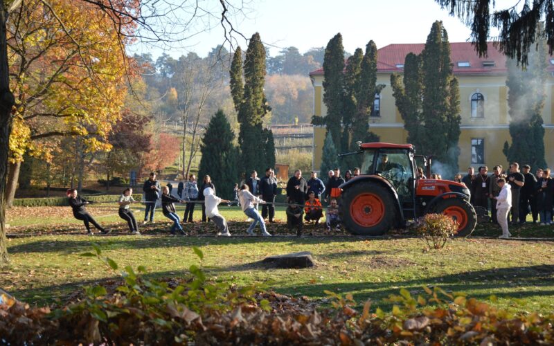 CampusLinkFest, din incinta Universității de Științe Agricole și Medicină Veterinară (USAMV) Cluj, a grupat Ziua Absolventului, cu târg de cariere, prezentări de companii sau dezbateri despre inserția tinerilor în piața muncii.