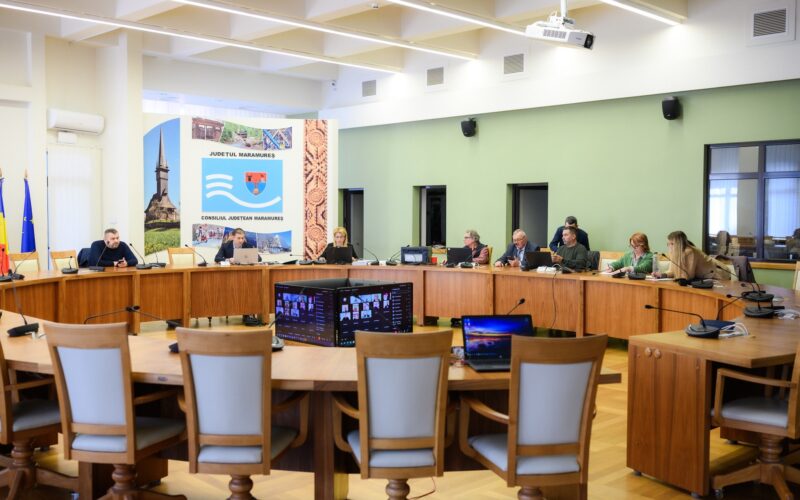 Gabriel Zetea, recent desemnat ca președinte, a convocat o ședință extraordinară a Consiliului Județean (CJ) Maramureș pentru rectificarea bugetului județean.