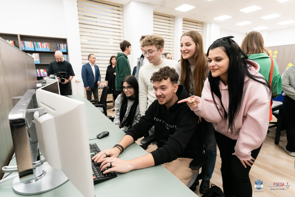 BRD – Groupe Societe Generale (BRD-GSG), Facultatea de Științe Economice și Gestiunea Afacerilor (FSEGA) și Universitatea Babeș-Bolyai (UBB) au finalizat prima bibliotecă din Cluj din rețeaua BRD HUBs, investiție de 130.000 €.