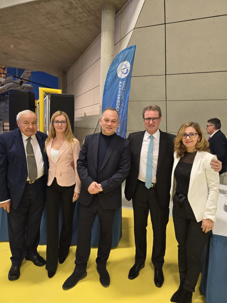 eveniment de top care i-a premiat pe cei mai buni antreprenori din Jász – Nagykun - Szolnok, zonă industrial-agricolă cu un bogat patrimoniu cultural-artistic.
