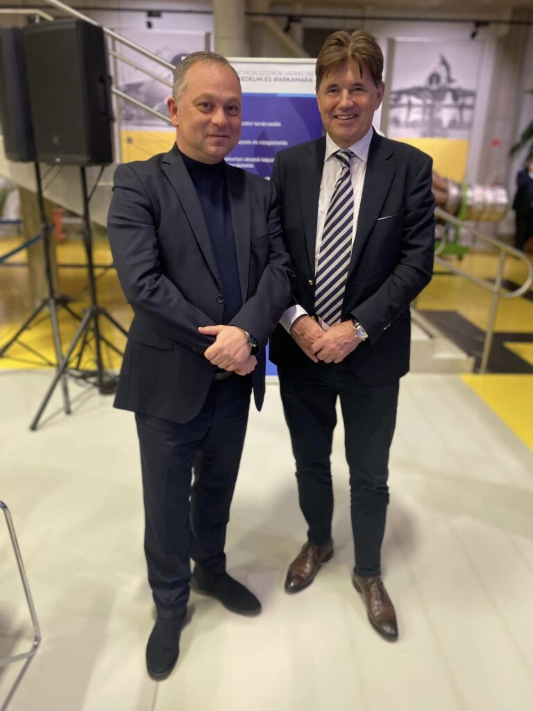 eveniment de top care i-a premiat pe cei mai buni antreprenori din Jász – Nagykun - Szolnok, zonă industrial-agricolă cu un bogat patrimoniu cultural-artistic.