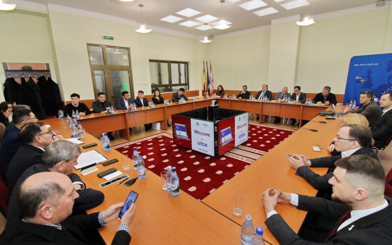 Discuțiile de la municipalitatea clujeană au vizat întărirea cooperării bilaterale în economie, administrație publică, dar și consolidarea relațiilor de înfrățire cu orașul Karaganda.