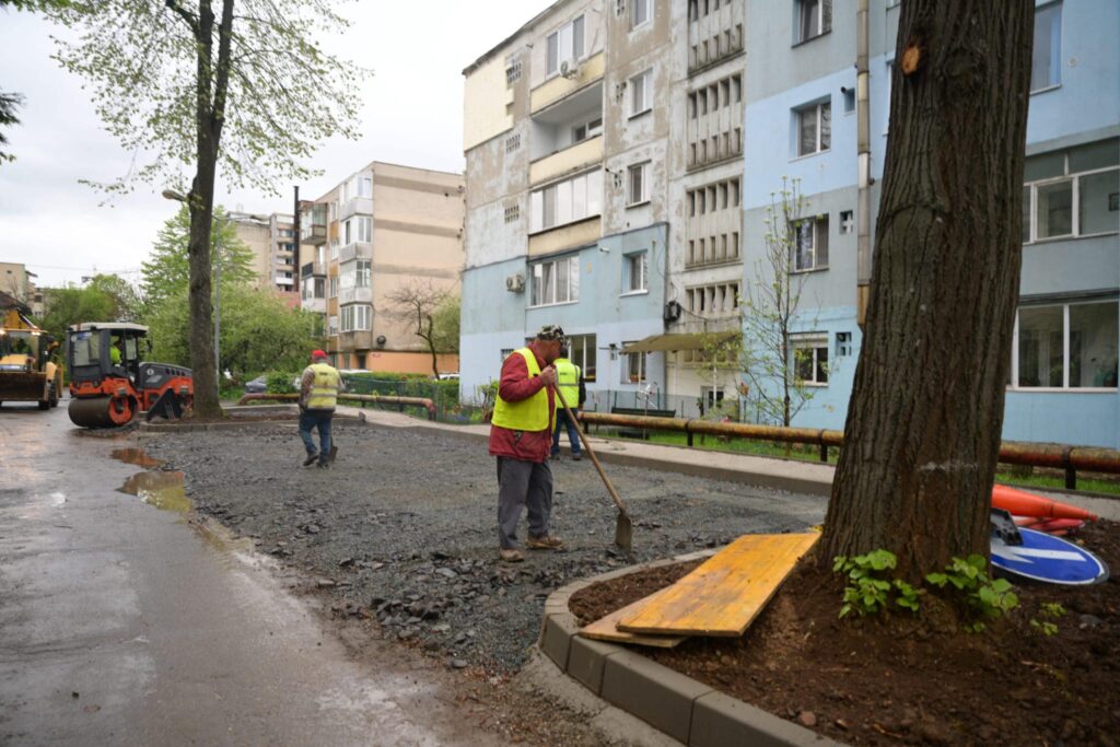 Prețul abonamentului anual de parcare va fi 300 de lei și va putea fi utilizat pe întreaga rază a orașului.