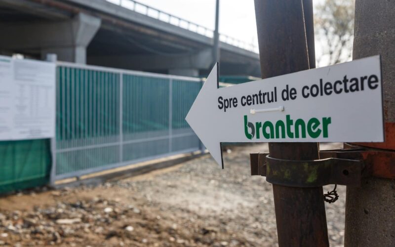 Grupul austriac din care facem parte, acționează în 10 țări din Europa; ne ocupăm de construcții civile, infrastructură rutieră mare (autostrăzi, poduri, căi ferate), pe care le edificăm direct cu angajații noștri sau cu subcontractori.