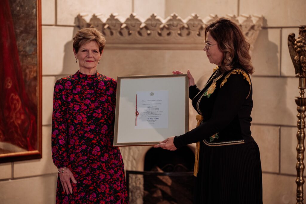 Principesa Elena a înmânat, în numele Custodelui Coroanei, certificatul de furnizor al Casei Regale a României (CRR), pentru 17 companii.