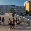 Creșterea de preț, de anul trecut, în favoarea blocurilor construite pe vremea dictatorului Nicolae Ceaușescu a fost de 4% în Cluj-Napoca, de 3,4% la Timișoara și de 1,6% la Brașov, conform unei analize a agenției Blitz Imobiliare.  