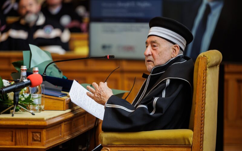 Stiglitz