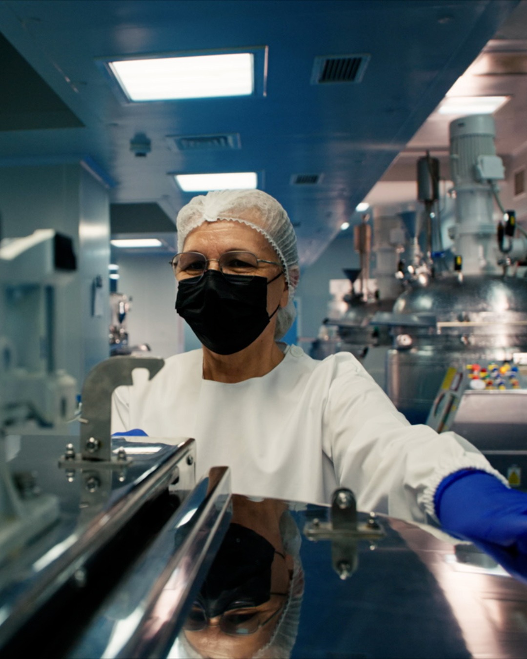 Ministrul economiei vrea Farmec și UiPath în Coreea de Sud